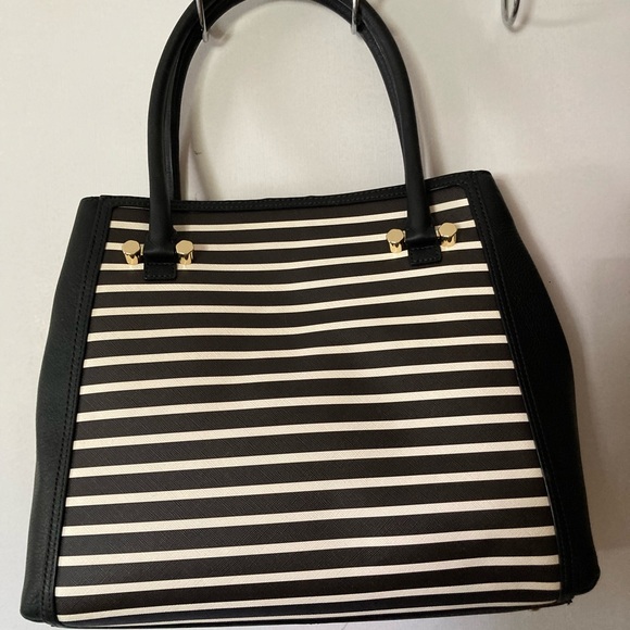 NWT black / cream striped purse & shoulder strap.  Identical front  /back - Picture 3 of 5